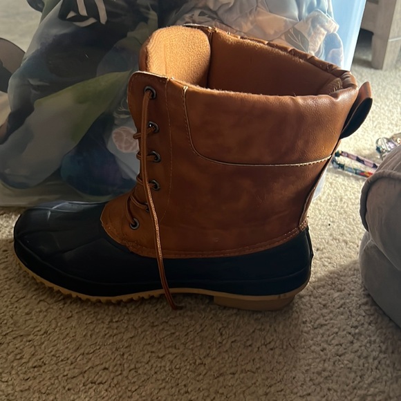 torrid Shoes - Blue and brown snow boot size 9.5 torrid